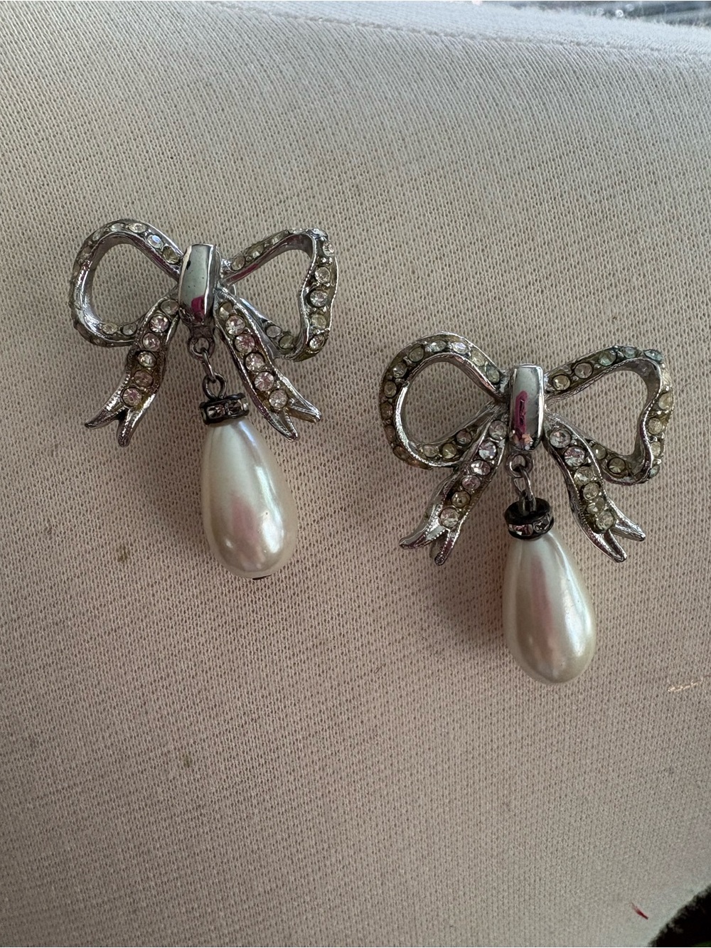 Vintage Bow & Pearl Drop Post Earrings - Silver Tone